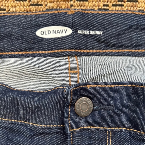 Old Navy Plus Size Super Skinny Jeans-26 - Picture 3 of 4